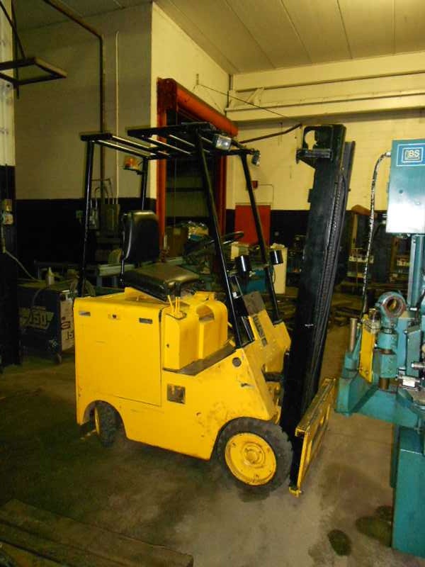 Allis Chalmers Model ACE 30A 2000 LB Electric Lift Truck